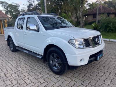 NISSAN - FRONTIER - 2013/2013 - Branca - R$ 105.000,00