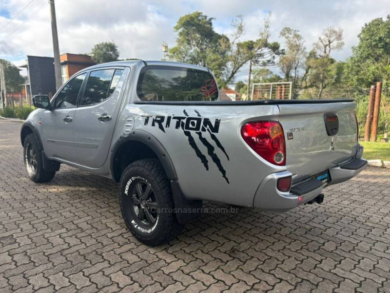 MITSUBISHI - L200 TRITON - 2014/2015 - Prata - Sob Consulta