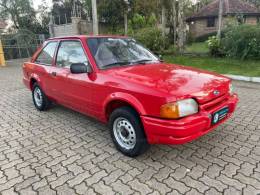 FORD - ESCORT - 1996/1996 - Vermelha - R$ 15.900,00