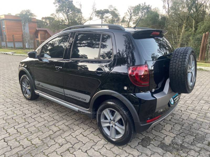 VOLKSWAGEN - FOX - 2011/2012 - Preta - R$ 47.900,00