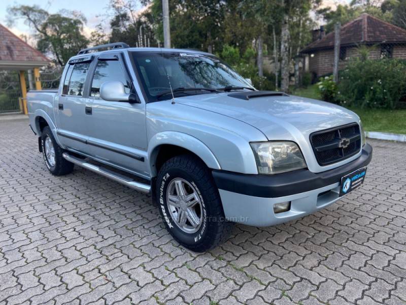 CHEVROLET - S10 - 2008/2008 - Prata - R$ 72.000,00