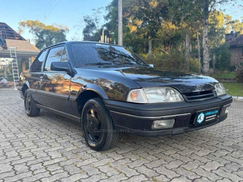 CHEVROLET - MONZA - 1995/1995 - Preta - Sob Consulta