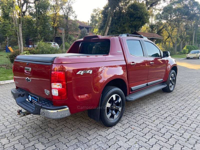 CHEVROLET - S10 - 2016/2016 - Vermelha - R$ 145.000,00