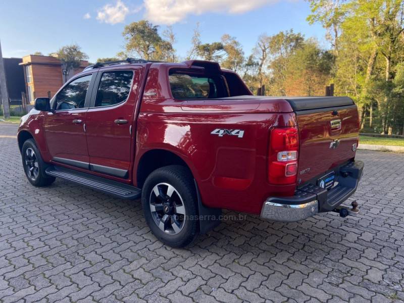 CHEVROLET - S10 - 2016/2016 - Vermelha - R$ 145.000,00