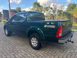 TOYOTA - HILUX - 2005/2006 - Verde - Sob Consulta