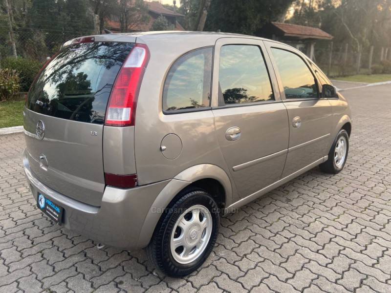 CHEVROLET - MERIVA - 2003/2003 - Dourada - R$ 19.900,00