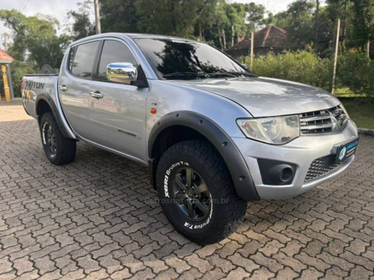 MITSUBISHI - L200 TRITON - 2014/2015 - Prata - Sob Consulta