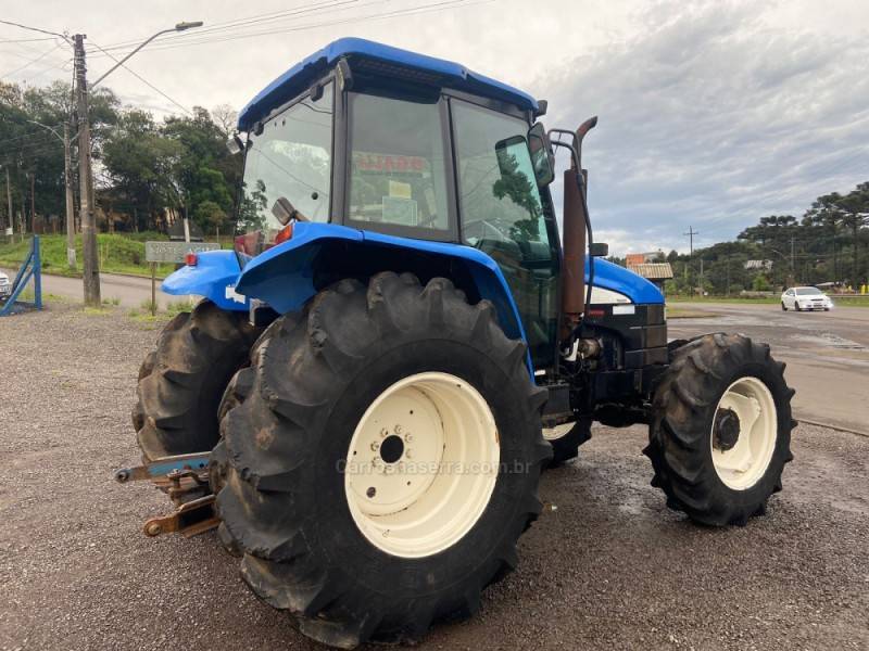 NEW HOLLAND - TRATOR - 2013/2013 - Azul - R$ 185.000,00