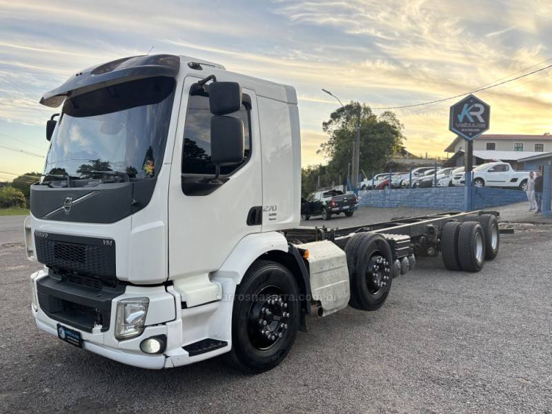 VOLVO - VM 270 - 2014/2015 - Cinza - Sob Consulta