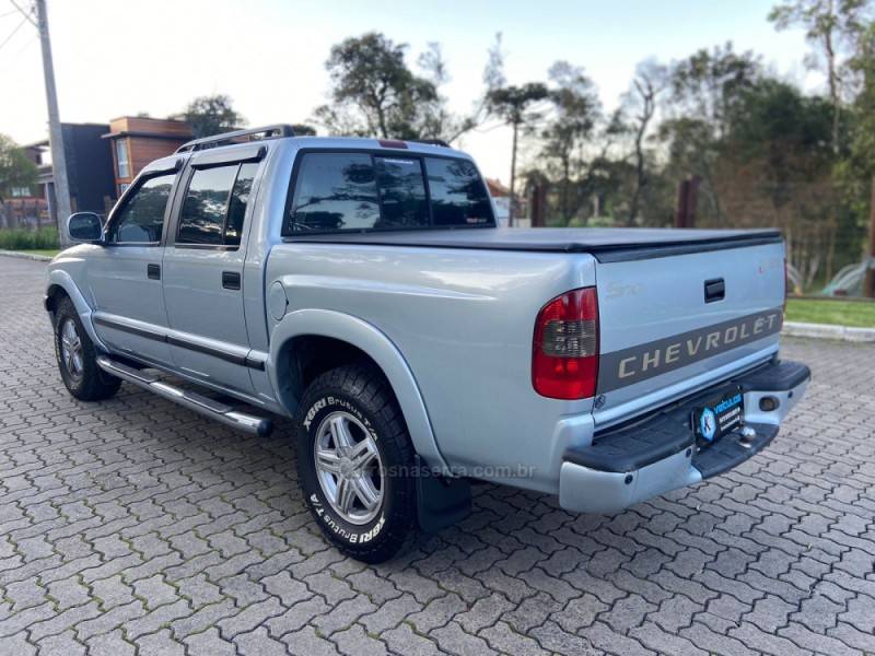 CHEVROLET - S10 - 2008/2008 - Prata - R$ 72.000,00