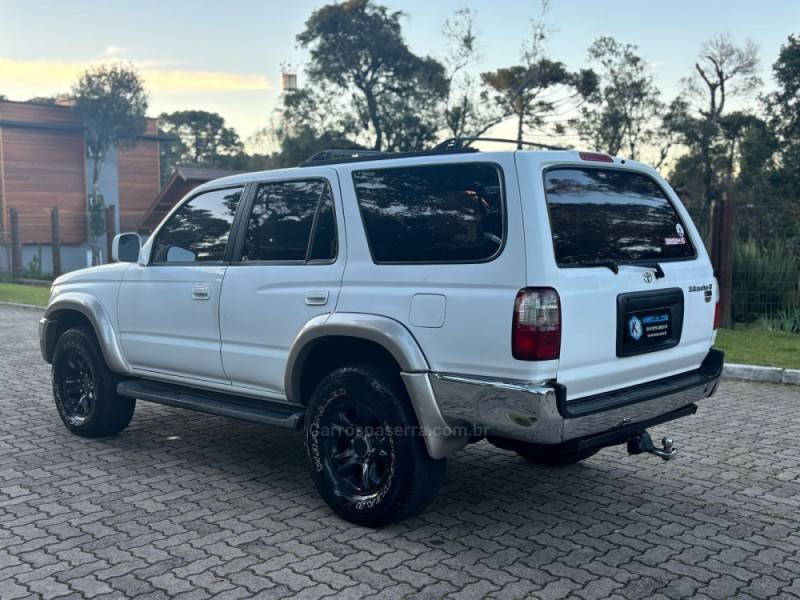 TOYOTA - HILUX SW4 - 2001/2001 - Branca - Sob Consulta