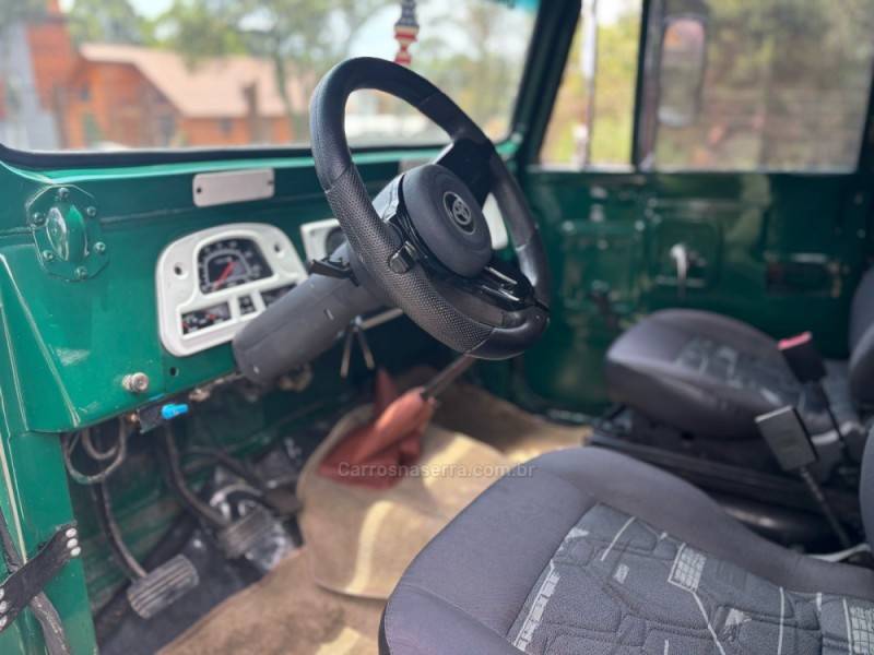 TOYOTA - BANDEIRANTE - 1981/1981 - Verde - Sob Consulta