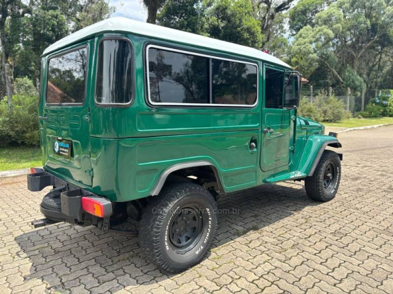 TOYOTA - BANDEIRANTE - 1981/1981 - Verde - Sob Consulta