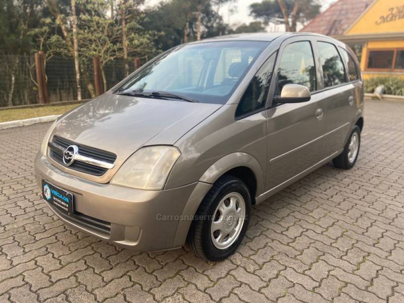 CHEVROLET - MERIVA - 2003/2003 - Dourada - R$ 19.900,00