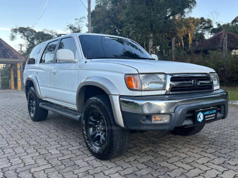 TOYOTA - HILUX SW4 - 2001/2001 - Branca - Sob Consulta