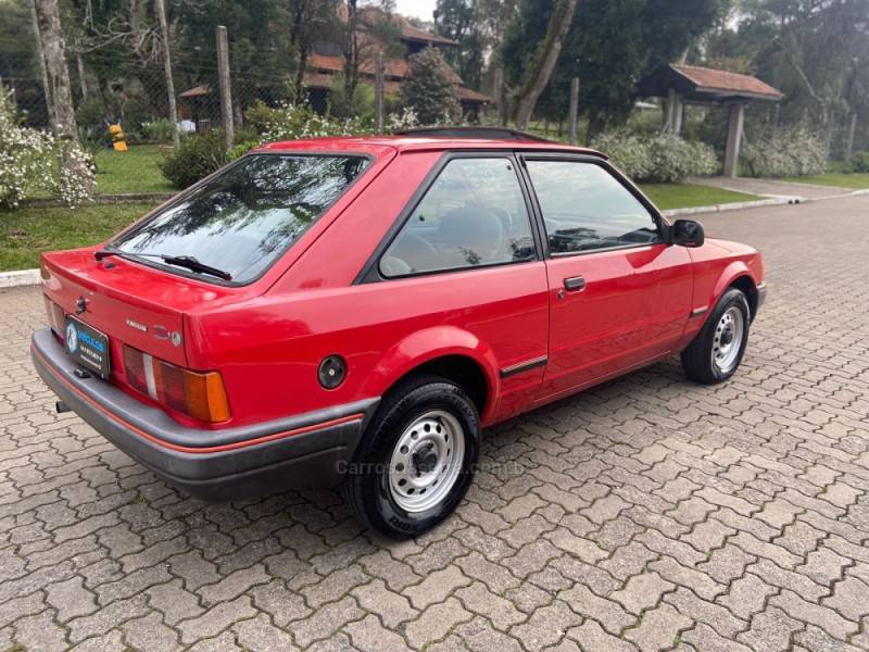 FORD - ESCORT - 1990/1990 - Vermelha - R$ 19.900,00