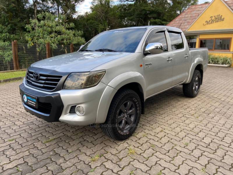 TOYOTA - HILUX - 2012/2012 - Prata - Sob Consulta