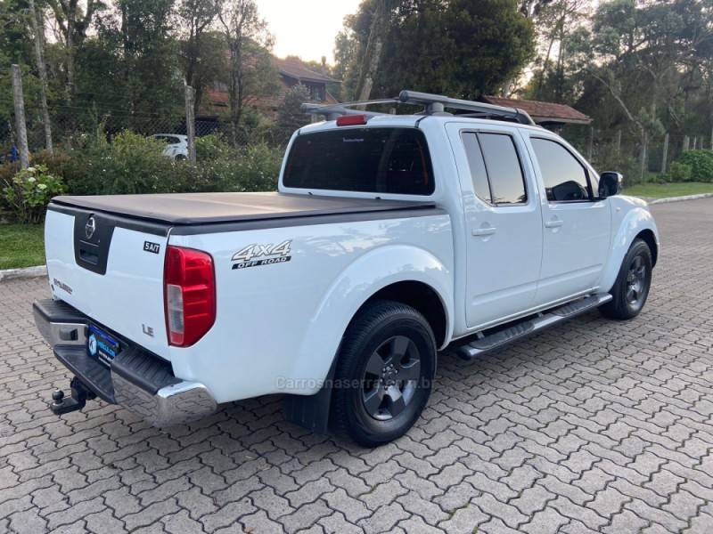 NISSAN - FRONTIER - 2013/2013 - Branca - R$ 105.000,00