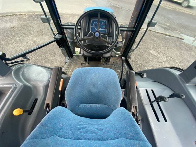 NEW HOLLAND - TRATOR - 2013/2013 - Azul - R$ 185.000,00